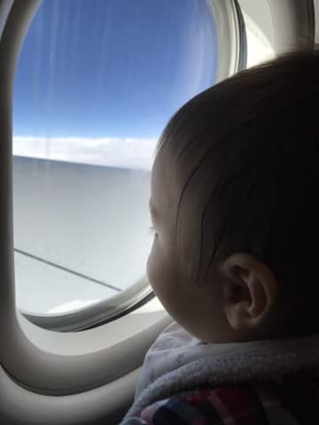 ニュース画像：菊地亜美、赤ちゃん連れ飛行機でのギャン泣き対策「絶対マストなこと」