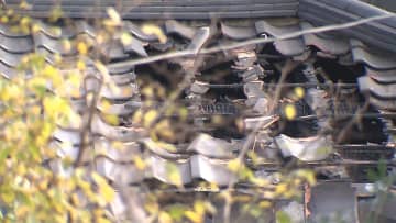寝たきりの夫と息子死亡　放火・殺人で妻逮捕