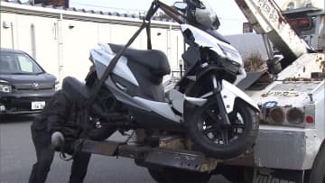 ひき逃げか 会社員の男逮捕　トラックでバイクと衝突