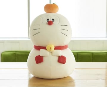 「鏡餅ドラえもん」可愛すぎでは？もちもちクッション、郵便局通販で待ってるよ～。