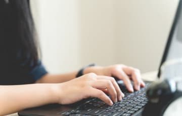 女性向けプログラミングスクール　副業にもメリットはあるか？