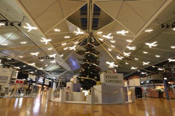 ニュース画像：中部国際空港セントレア　光り輝く飛行機が空港を彩る『FLIGHT　CHRISTMAS2021』を開催