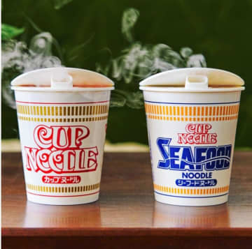 リアルすぎて笑う。「カップヌードル加湿器」爆誕！付録でゲットできるよ～。