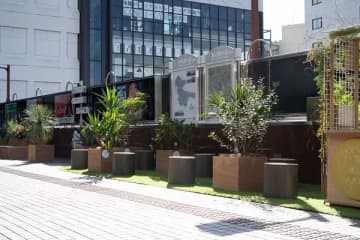 柏駅南口の自由通路に、憩い空間「ソラニワテラス」出現