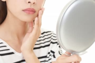 骨膜整体師が伝授！40代からのしわを解消する“ほお骨押しマッサージ”