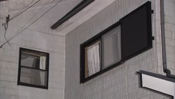 赤ちゃん投げ落とし殺害か　建物2階から...23歳母親逮捕