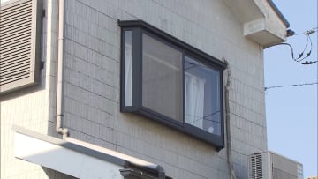 23歳女の出産、施設は把握せず「泣き声聞こえなかった」　赤ちゃん2階から投げ殺害