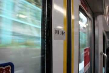 車いすの乗客をキック、車内でうどんを食べる人も…電車・駅で遭遇した“ヤバイ客”