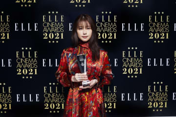 有村架純、ELLEが選ぶ今年最も輝いた女優に「来年も変わらず誠実に」