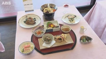 ニュース画像：機内食手がけるシェフ考案　県産食材使ったコース料理