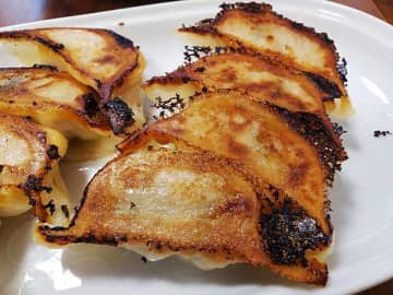 自販機で買えるこだわりの冷凍餃子★ジュワット柏店