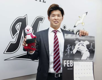 ロッテの中村奨は1億1千万円　今季は初のベストナイン