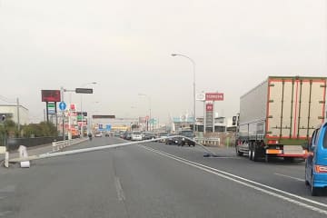 【速報】国道16号でトレーラー衝突、街灯倒れ車道ふさぐ　市原、大規模渋滞が発生