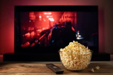 今日19時までに結婚すれば遺産が手に入る…「年末年始に家族で観たい映画」は