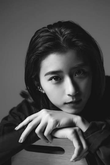 映画『明け方の若者たち』の黒島結菜、飛行機で聴く楽曲は？
