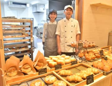 自慢のパンで生まれ故郷に恩返し　勝浦にオープン　愛される”まちのパン屋”に