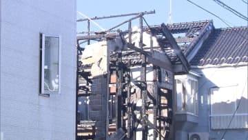 80代夫婦の住宅全焼　夫は搬送も妻は所在不明 千葉市