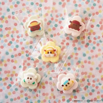モルカーがこっち覗いてるんだけど...！PCにかけるぬいぐるみポーチ考えた人天才では？