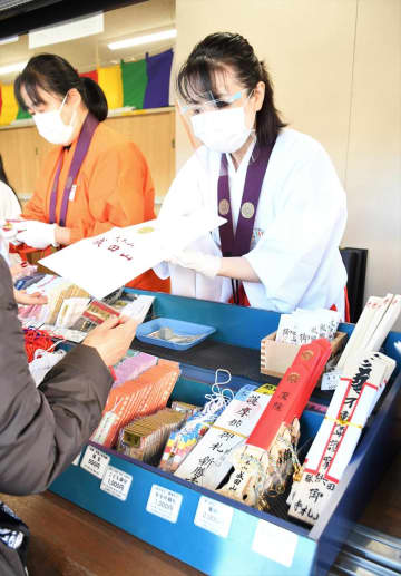 ニュース画像：ANAグループ社員が巫女に　成田山新勝寺　初詣時期、人手不足で約40人従事