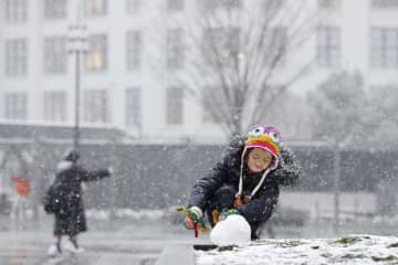 都心の積雪、4年ぶり10センチ　23区に大雪警報、路面凍結