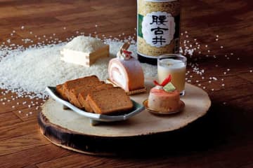 需要低下の千葉県産イチゴ…無駄にしたくない　果実酒の製造後、ロールケーキなどに再利用　千葉京成ホテル