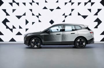 BMW「色の変わる車」にびっくり　「CES」で発表のコンセプトカー