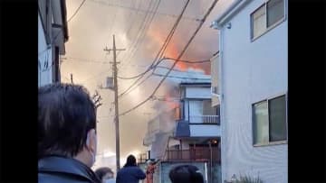 住宅5棟が火事　1人死亡 長男と連絡取れず　千葉・市川市