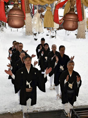 会津田島祇園祭、今年こそ　成功祈り「御党屋御千度参り」
