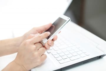 今年こそチャレンジ！WEBが苦手な人でもできる「スマホ乗り換え」の方法