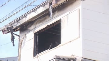 住宅全焼で2人の遺体発見　60代妻と40代息子の所在不明　千葉・富里市
