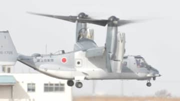 岸防衛相 オスプレイに搭乗　千葉・木更津駐屯地を視察