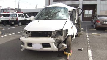 車が信号機に衝突し4人死傷　千葉・習志野市