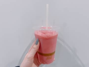 コストコに「いちごスムージー」今年もキタ！後味さっぱりで超うまい。