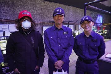 山田涼介、笑顔のオフショット! 三木聡監督は『大怪獣のあとしまつ』手応え語る