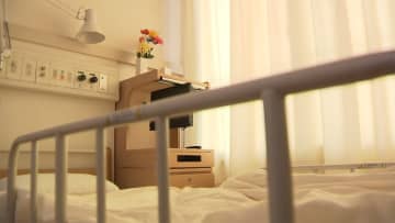 東京感染 先週比1788人減　重症病床使用率23.3%