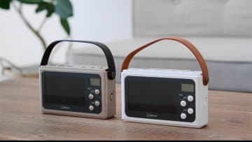 手回し充電テレビ＋ラジオ　大画面になり使いやすさ向上