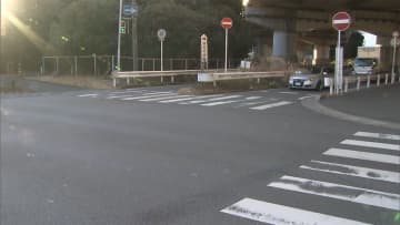 警察官が死亡事故　車で出勤中に信号無視か