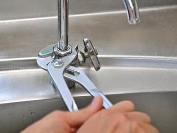 水回り修理頼んだら高額請求　ネット上の基本料安すぎるサービスにご注意