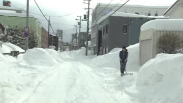 ニュース画像：「大雪から一夜明けた北海道　交通網に影響続く　」