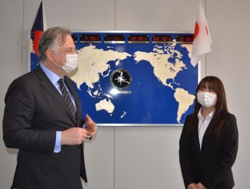 「チェコは安全、留学の成功を」　大使来訪、学生と懇談　東金・城西国際大