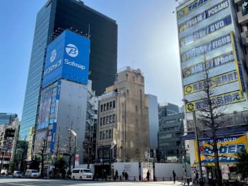 秋葉原にポツンと「田中無線電機ビル」　再開発で解体へ、現場を見ると
