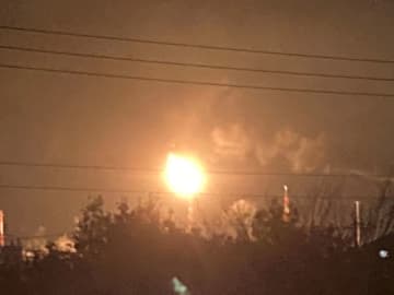 【地震】「市原市で工場火災？」心配の声相次ぐ　実は余剰ガス焼却の「フレアスタック」、通常より高く　千葉