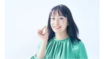 ＜千葉ロッテ＞ホーム開幕戦始球式に菅野美穂さん登場！ロッテ「キシリトール」のCMキャラクター
