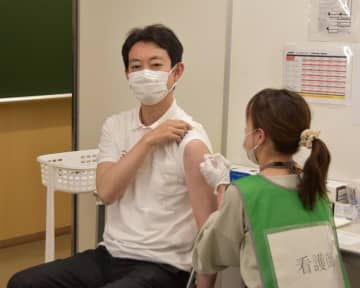 熊谷千葉県知事、モデルナ社製で3回目「安心して交差接種受けて」　有効性を強調