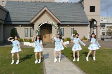 アイドルグループ「1学期の前髪」　オークラ千葉ホテルで「前髪がくずれちゃう前に」MV撮影