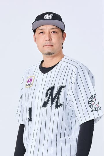 ＜千葉ロッテ＞小林宏之氏がスーツで始球式　4月3日「オーダースーツSADAスペシャルデー」 