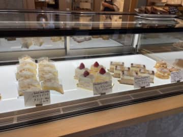 上品でやさしい味のケーキ店＠パティスリーフイユ（コイルリンクガレージ）