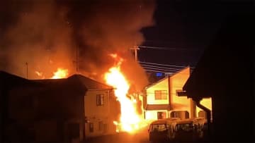 2階建て住宅が全焼　「ストーブから火が出た」　千葉・柏市