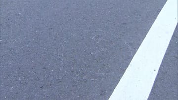 ひき逃げか…男性死亡　現場にはタイヤ跡　千葉・佐倉市