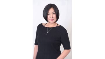 ＜ロッテ＞伝説の女子プロレスラー「飛翔天女」こと豊田真奈美さんが始球式に登場！　5月1日「岩下の新生姜スペシャルデー」